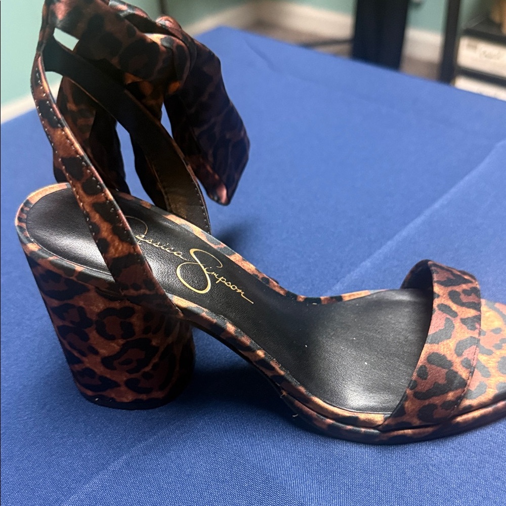 Jessica Simpson Brown Leopard Heels